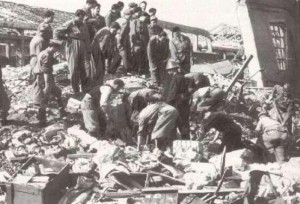 Recupero vittime tra le macerie di un edificio colpito incursione aerea 5 aprile 1945-page-001