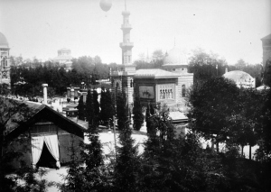 Veduta da ovest con il padiglione Talmone in secondo piano (foto Mario Gabinio)