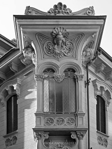 Il bovindo d'angolo del Villino Raby, Corso Francia 8 (1901, Pietro Fenoglio e Gottardo Gussoni).