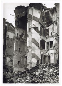 Via Luigi Cibrario n. 22 e 24. Effetti prodotti dai bombardamenti dell'incursione aerea dell'8-9 dicembre 1942b